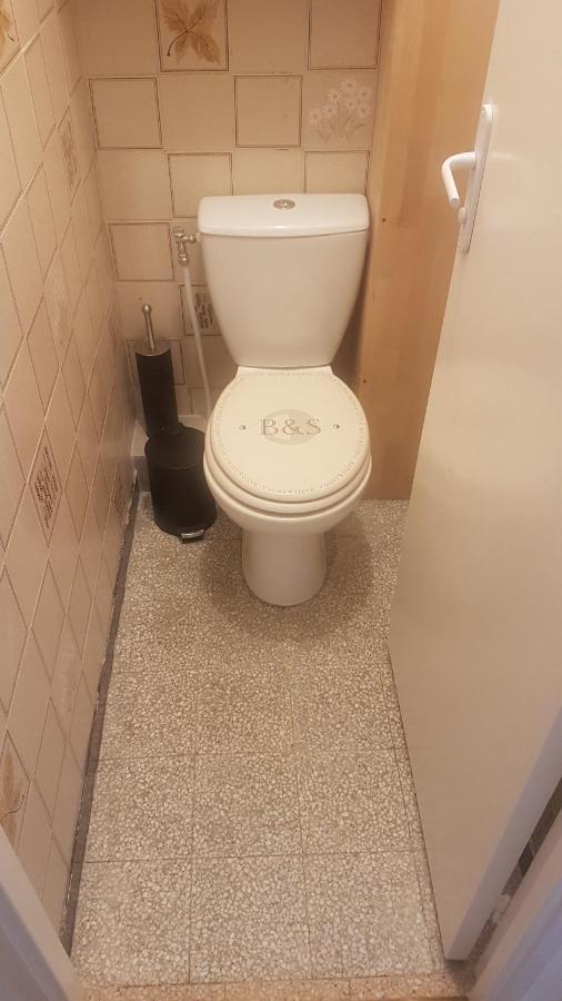 New Cheap Private Room, Kitchen , Overwieuw Sea,Tram On Spot, 12 Minutes From Nice Train Station With Tram , Beach In 17 Min Tram , Chambre Privee Pas Cher, Cuisine Equipee , Tram Sur Place, Apercu Mer, 12 Min De La Gare De Nice Avec Le Tram, 17 Min Eksteriør billede