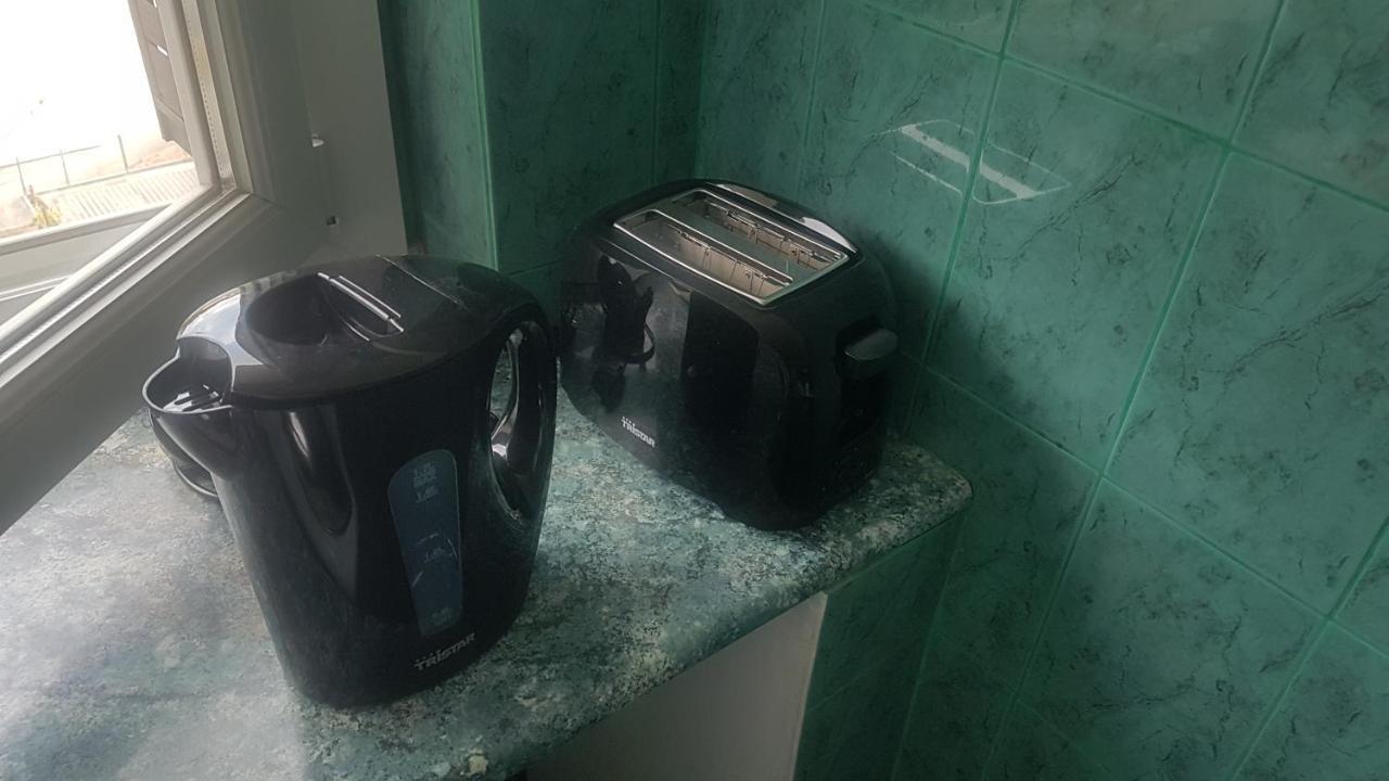 New Cheap Private Room, Kitchen , Overwieuw Sea,Tram On Spot, 12 Minutes From Nice Train Station With Tram , Beach In 17 Min Tram , Chambre Privee Pas Cher, Cuisine Equipee , Tram Sur Place, Apercu Mer, 12 Min De La Gare De Nice Avec Le Tram, 17 Min Eksteriør billede