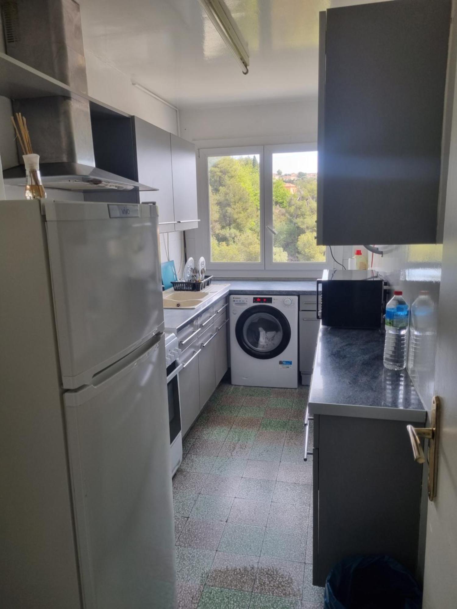 New Cheap Private Room, Kitchen , Overwieuw Sea,Tram On Spot, 12 Minutes From Nice Train Station With Tram , Beach In 17 Min Tram , Chambre Privee Pas Cher, Cuisine Equipee , Tram Sur Place, Apercu Mer, 12 Min De La Gare De Nice Avec Le Tram, 17 Min Eksteriør billede