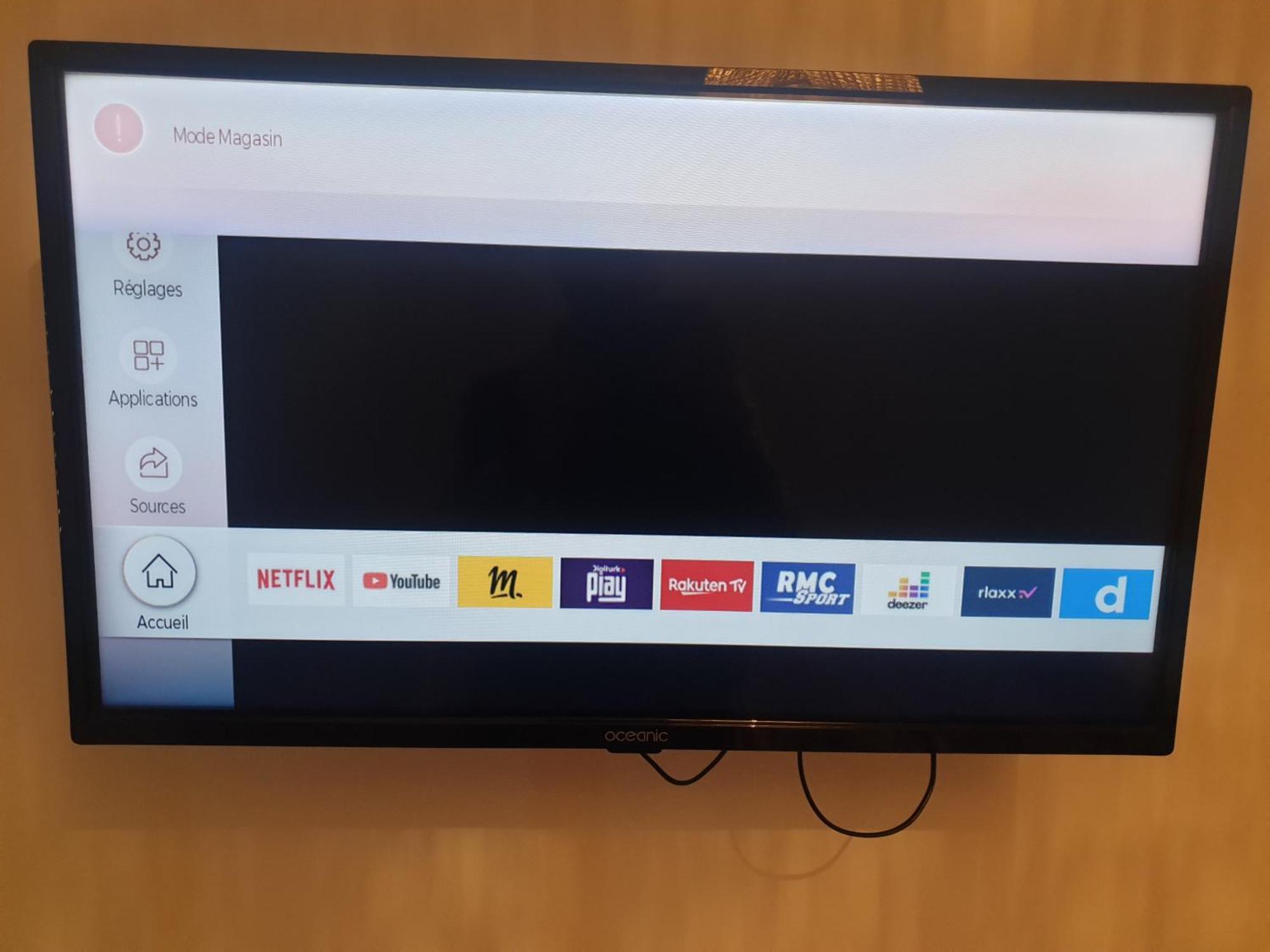 New Cheap Private Room, Kitchen , Overwieuw Sea,Tram On Spot, 12 Minutes From Nice Train Station With Tram , Beach In 17 Min Tram , Chambre Privee Pas Cher, Cuisine Equipee , Tram Sur Place, Apercu Mer, 12 Min De La Gare De Nice Avec Le Tram, 17 Min Værelse billede